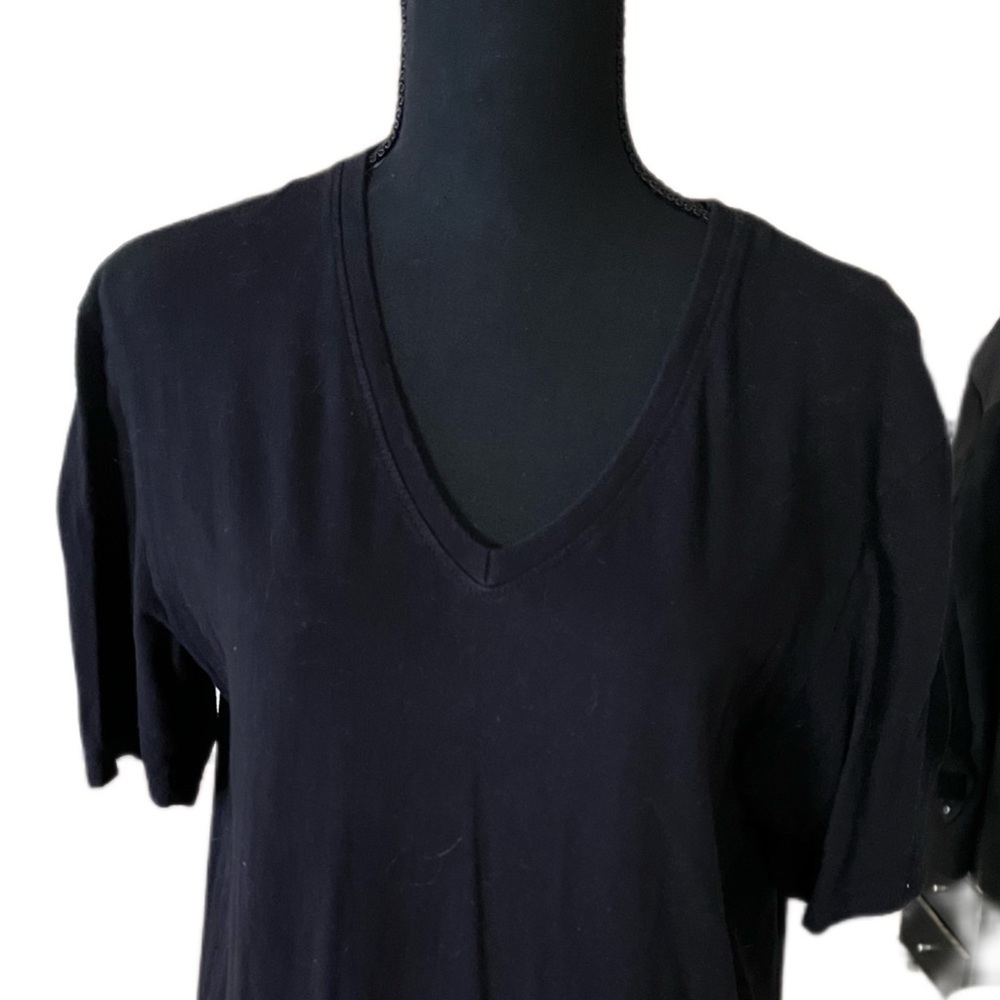 BOTTOMS OUT Black V-Neck Short Sleeve T-Shirt Size L FREE with any purchase